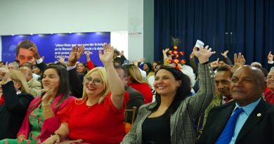 Juramentado Movimiento de Profesionales y Técnicos en respaldo al presidente Maduro