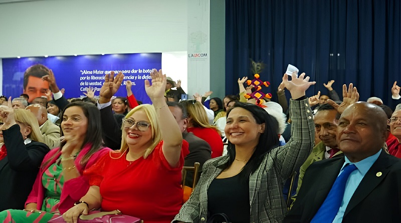 Juramentado Movimiento de Profesionales y Técnicos en respaldo al presidente Maduro