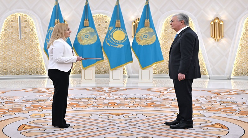 Embajadora de Venezuela Rosalba Lo Bue entrega Cartas Credenciales en Kazajistán