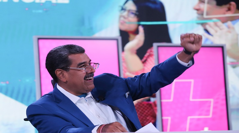 Jefe de Estado resalta legado de Tibisay Lucena en el Poder Electoral