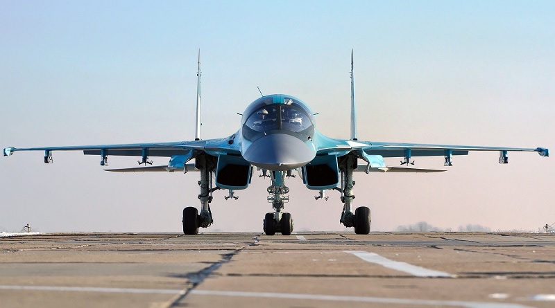 Cazas Su-34 rusos destruyen posiciones ucranianas camufladas