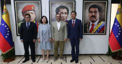 Arriba al país delegación oficial china para acompañar proceso electoral