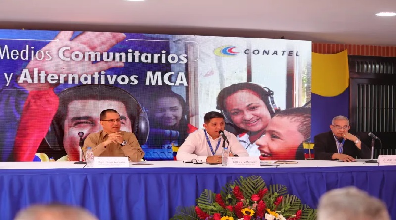 Otorgan títulos administrativos a medios comunitarios y alternativos del país