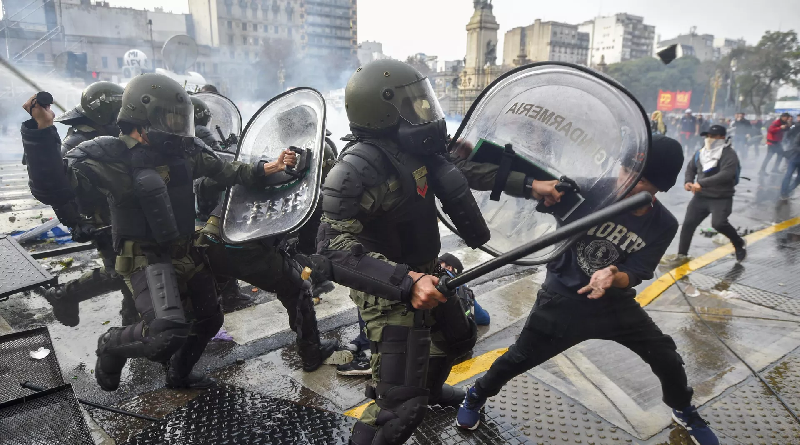 CIDH advierte a Argentina por uso desproporcionado de fuerza en movilizaciones