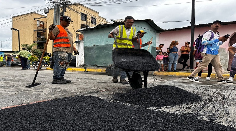 Habitantes del barrio El Carmen favorecidos con mejora de servicios públicos