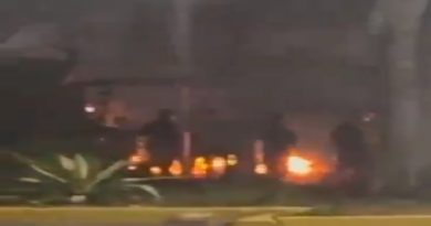 Ministro Ñáñez denuncia que sectores fascistas queman hospital en Coche