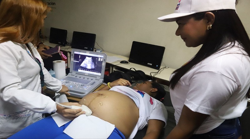 Mujeres del sector 23 de enero de Maturín atendidas en jornada médica