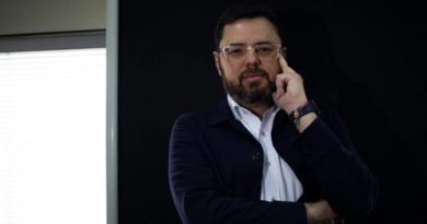Ecarri eliminaría la mitad de los ministerios existentes en el país
