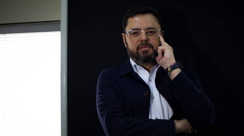 Ecarri eliminaría la mitad de los ministerios existentes en el país