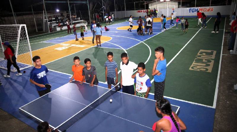 Cancha es rehabilitada en La Carbonera para el beneficio de niños y jóvenes