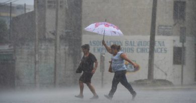 Onda Tropical deja varias viviendas dañadas en El Salvador