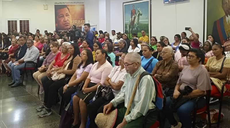 Emprendedores del sector textil reciben financiamiento en Apure