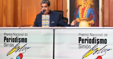 Premio Nacional de Periodismo tiene nueva estatuilla en honor a Juvenal Ravelo