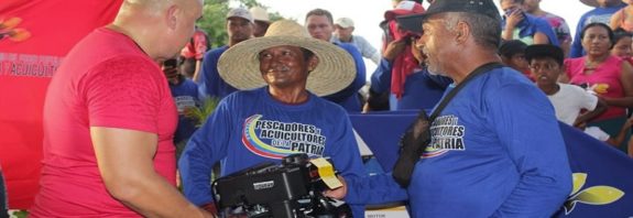 Entregan 128 financiamientos a pueblo pescador del Zulia