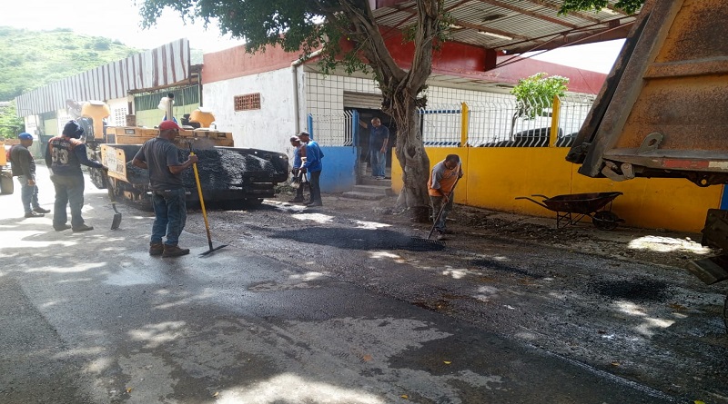 Plan Nacional de Asfaltado favorece comunidades populares de municipio Bolívar
