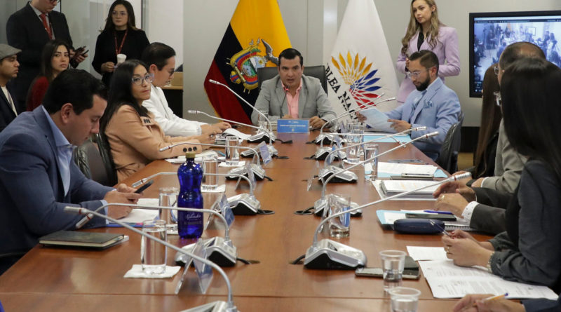 Parlamento pide investigar contaminación de alimentos con plomo en Ecuador