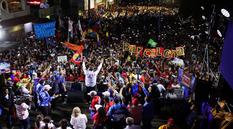 multitudinaria-concentracion-barcelona-respalda-candidato-nicolas-maduro