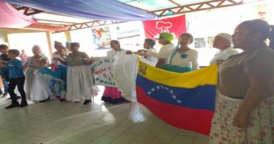 Adultos mayores disfrutan acto cultural en geriátrico Las Cocuizas de Monagas