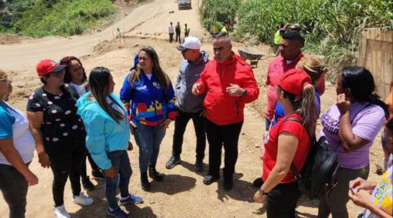 Realizan entrega de materiales para la recuperación vial del sector Paso Malo