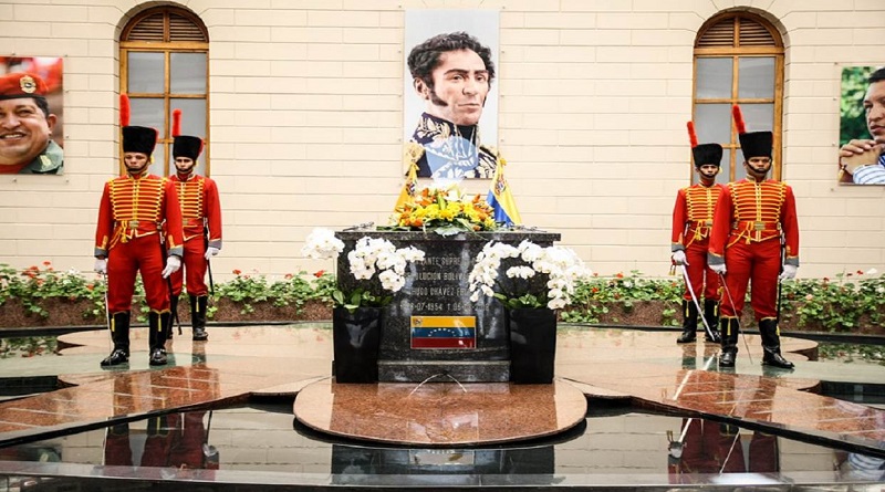 Rinden homenaje al Comandante Chávez por sus 70 años en el Cuartel de la Montaña