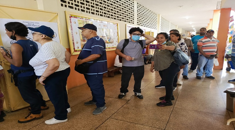 Venezolanos se preparan para participar en la segunda Consulta Popular Nacional