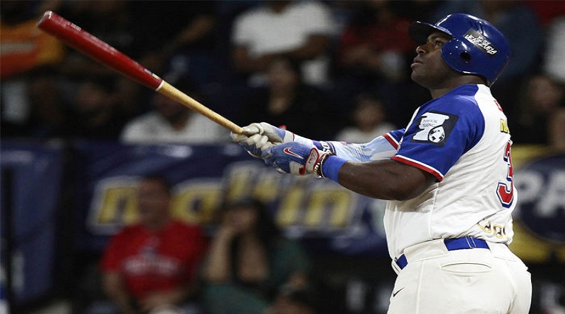 Yasiel Puig repite con los Tiburones de La Guaira para la temporada 2024-2025
