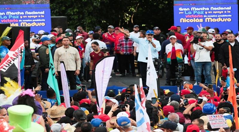 Presidente Maduro: Pueblo chavista sale a las calles para garantizar la paz