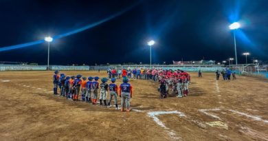 Totalmente iluminado estadio de béisbol de Boyacá II en Anzoátegui