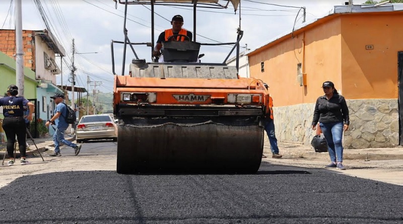 Ejecutan plan de asfaltado en municipio Girardot de Aragua