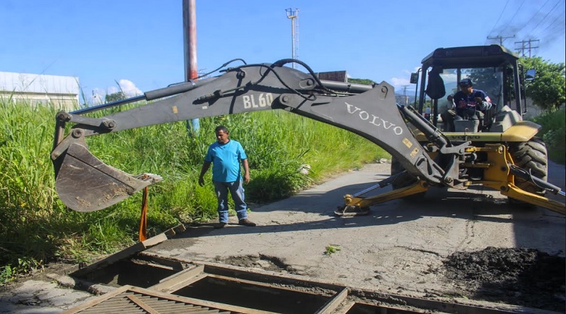 Sistema 1x10 avanza en la reparación de calles principales en Mariño