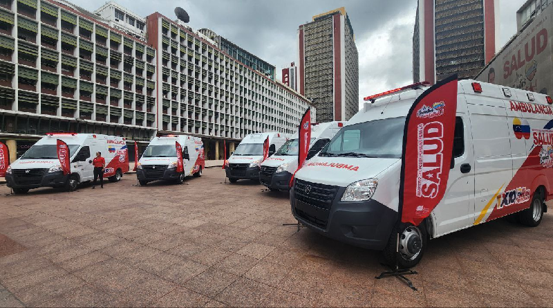 Rusia realiza dotación de ambulancias al Ministerio de Salud