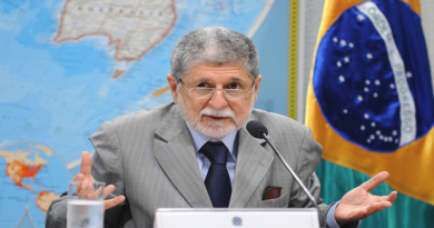 Asesor de Lula da Silva insta a evitar repetir la “ficción” de Guaidó en Venezuela