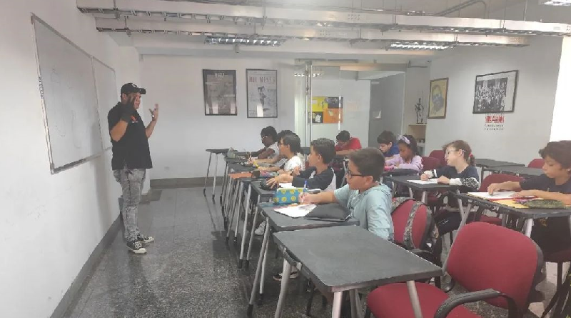 Imparten segundo taller de caricaturas en la Cinemateca Nacional