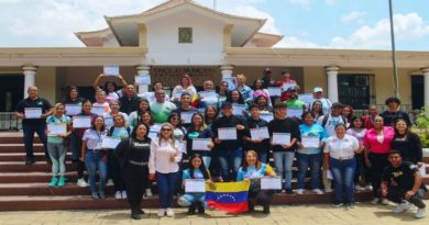 Certifican guías turísticos de Santiago Mariño en Aragua