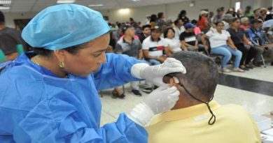 Entregan prótesis auditivas en Barinas