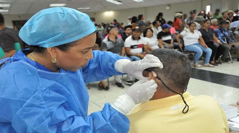 Entregan prótesis auditivas en Barinas