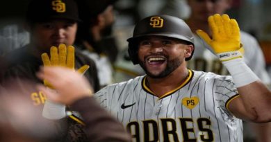 Padres vence a Piratas con jonrón de David Peralta