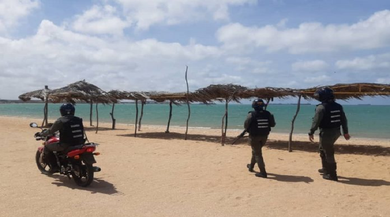FANB inutiliza embarcación del narcotráfico en costa de Falcón