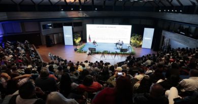 Expertos disertan sobre operaciones psicológicas promovidas por la extrema derecha