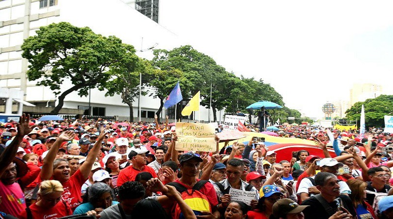 Comunas y Movimientos Sociales