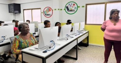 Rehabilitan Biblioteca Don Luis Correa en Higuerote