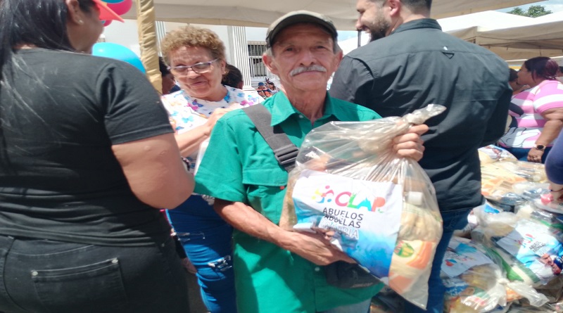 Entregan combos alimenticios a más de dos mil adultos mayores en Las Tejerias