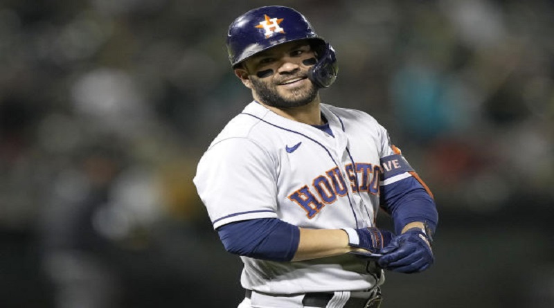 José Altuve inició la remontada de los Astros