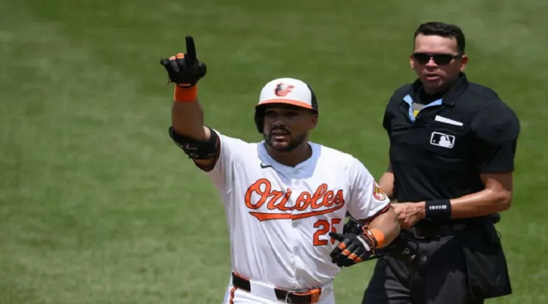 Anthony Santander culmina julio por encima de los 300 puntos