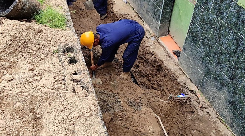 Sustituyen tubería de aguas servidas en San Felipe estado Yaracuy