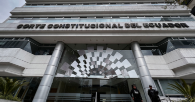 Corte Constitucional de Ecuador llama la atención al presidente Noboa