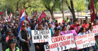Paraguayos protestan contra presidente Peña por deficiencias en servicios públicos