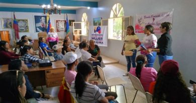 Imparten taller educativo a mujeres comprometidas con desarrollo comunal