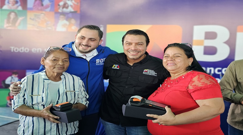 Entregan más 200 puntos de venta a comerciantes y emprendedores de Guasipati