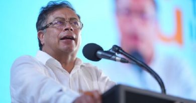 Presidente Petro denuncia plan de asesinato con un camión “cargado de dinamita”